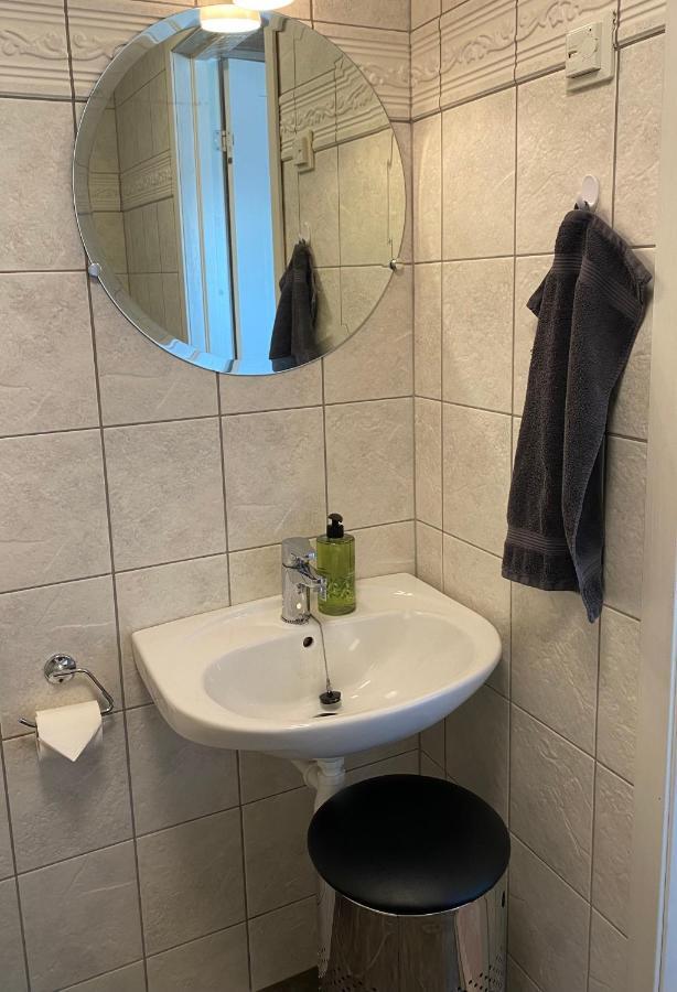 Polar Cozy Apartment - With View And Free Parking 特罗姆瑟 外观 照片